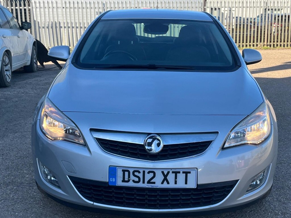 Used Vauxhall Astra 2012 for sale - 78167286: Photo 2