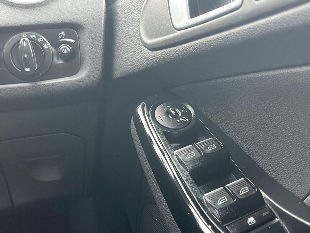 Used Ford Fiesta 2016 for sale - 77520954: Photo 31