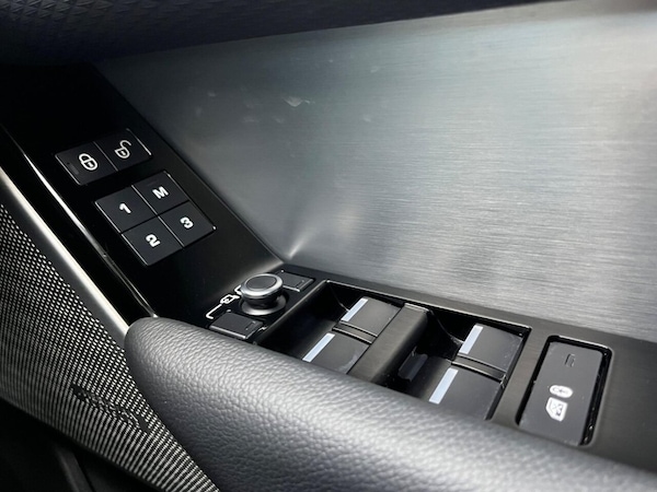 Used Land Rover Range Rover Velar 2019 for sale - 75136367: Photo 18