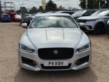 Used Jaguar XE 2016 for sale - 75515881: Photo