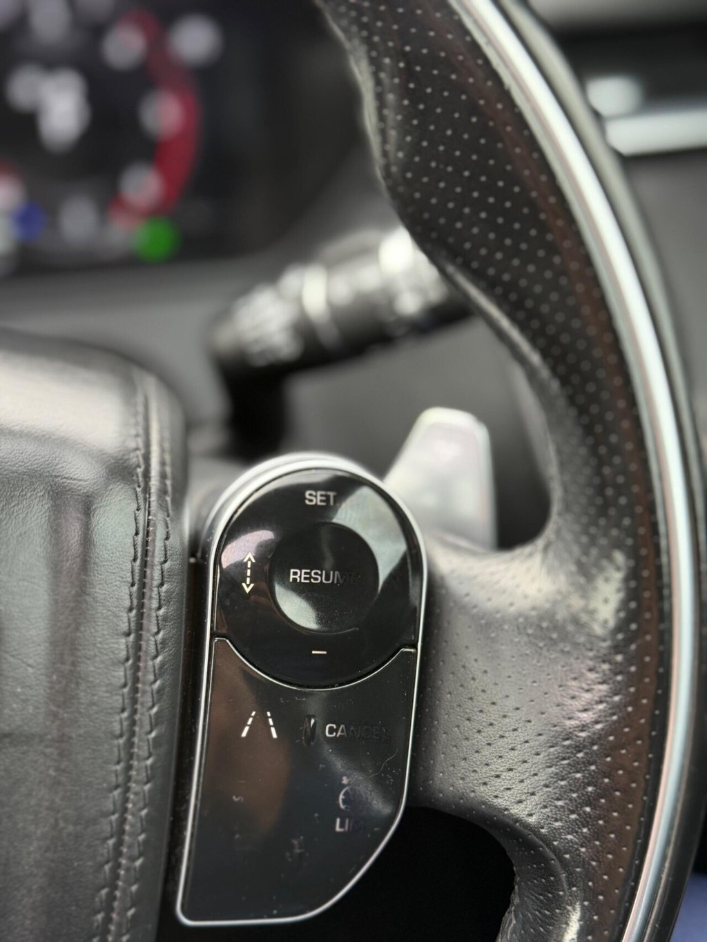 Used Land Rover Range Rover Velar 2018 for sale - 76406471: Photo 28