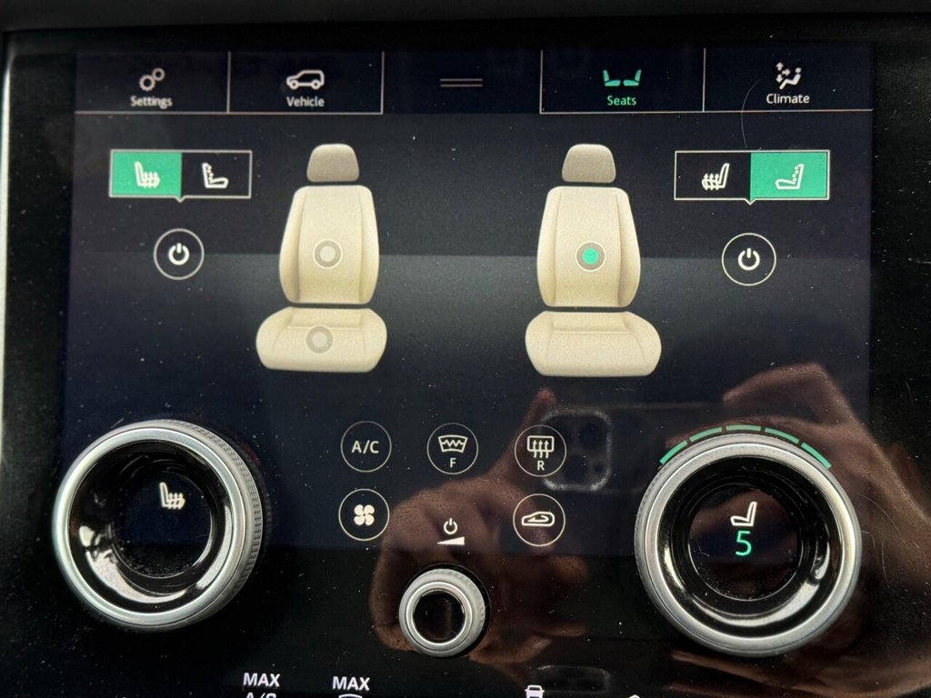 Used Land Rover Range Rover Velar 2018 for sale - 76406471: Photo 32