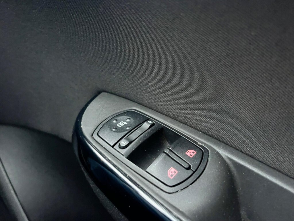 Used Vauxhall Corsa 2015 for sale - 77244634: Photo 32