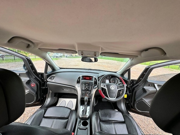 Used Vauxhall Astra 2010 for sale - 76223839: Photo 12