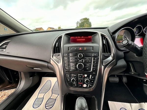 Used Vauxhall Astra 2010 for sale - 76223839: Photo 13