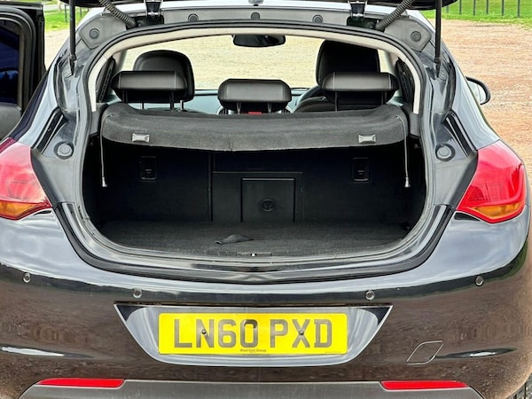 Used Vauxhall Astra 2010 for sale - 76223839: Photo 25