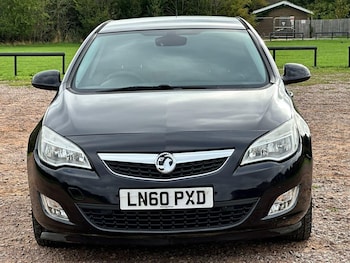 Used Vauxhall Astra 2010 for sale - 76223839: Photo 2