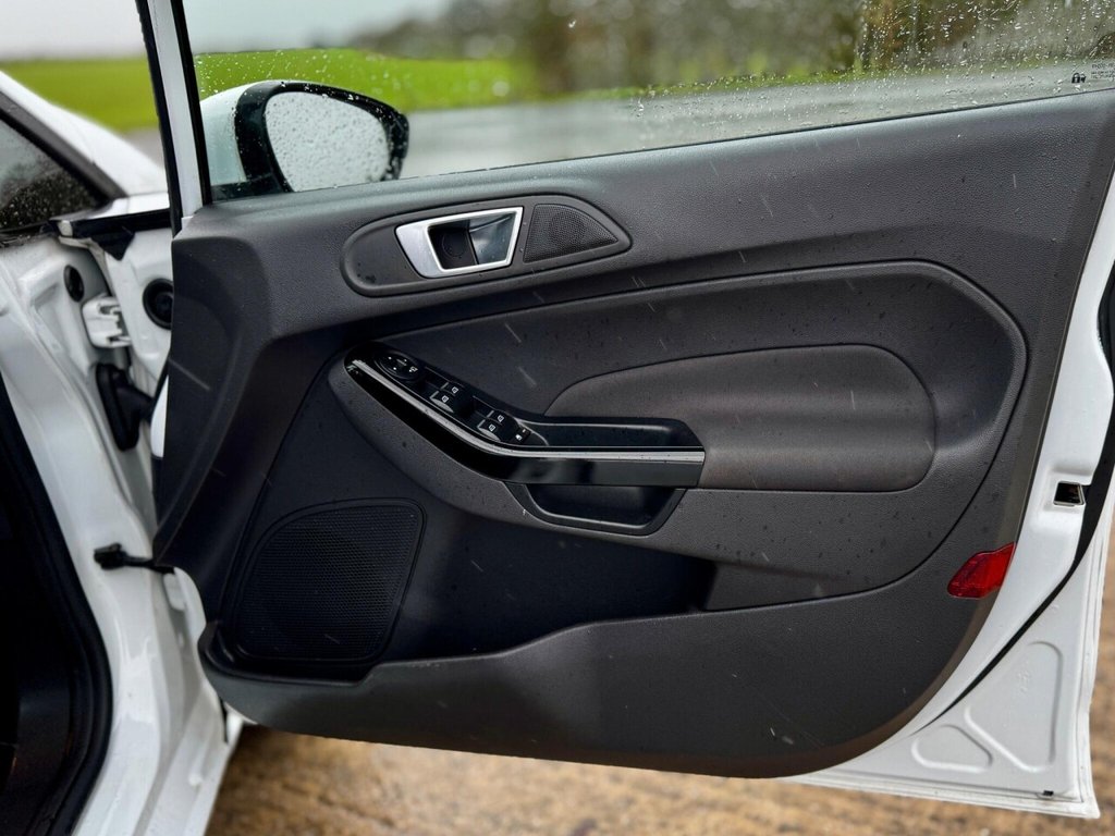 Used Ford Fiesta 2015 for sale - 76841209: Photo 30