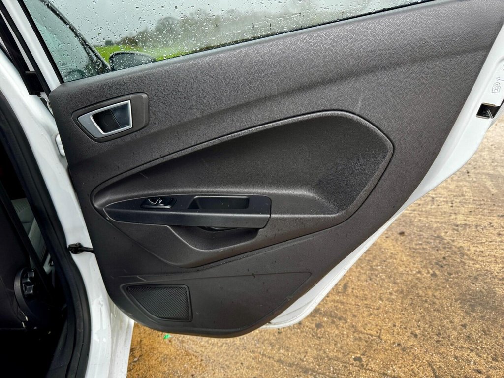 Used Ford Fiesta 2015 for sale - 76841209: Photo 37