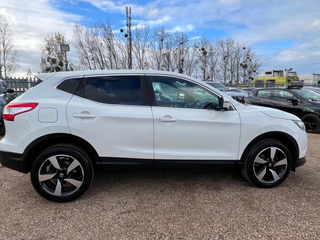 Used Nissan Qashqai 2015 for sale - 76378506: Photo 6