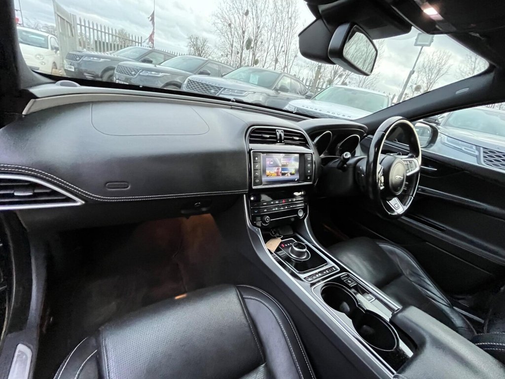 Used Jaguar XE 2017 for sale - 76826513: Photo 23