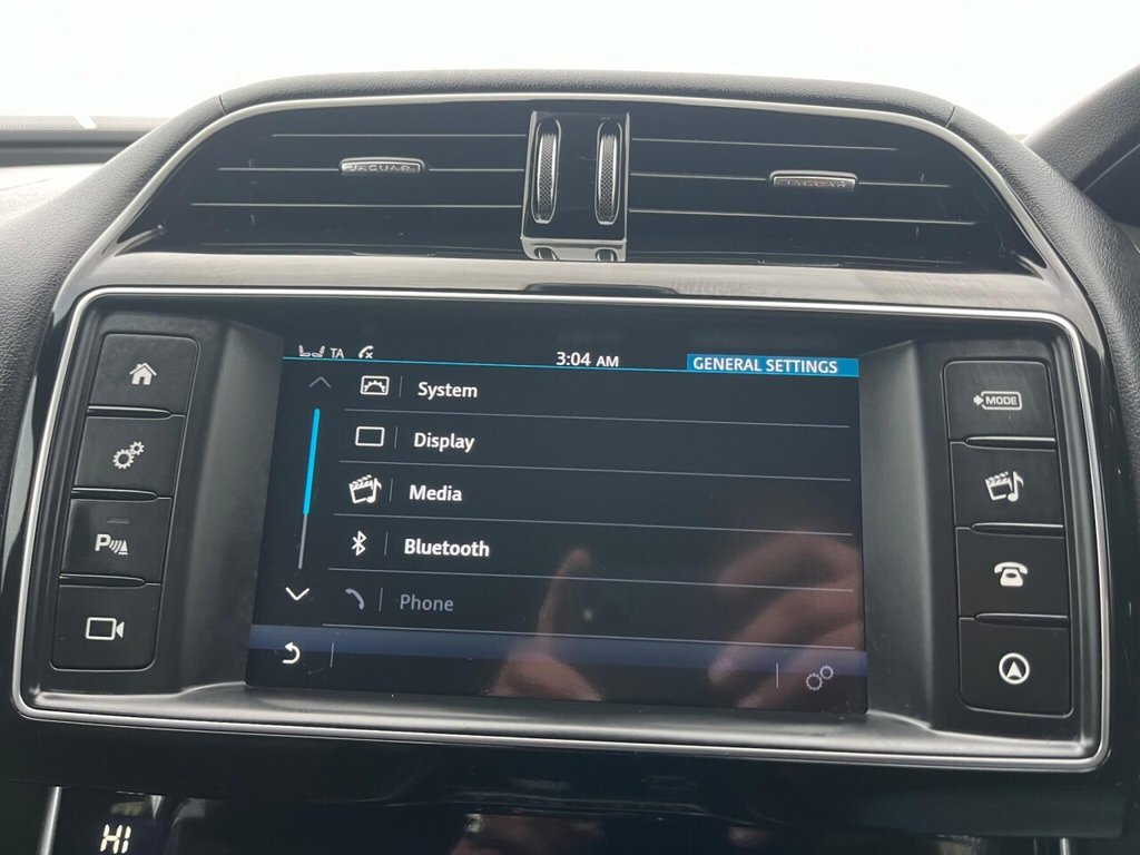 Used Jaguar XE 2017 for sale - 76826513: Photo 4