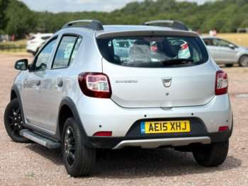 Used Dacia Sandero Stepway 2015 for sale - 75320956: Photo