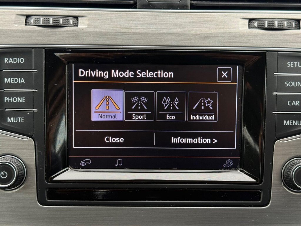 Used Volkswagen Golf 2014 for sale - 76396313: Photo 32