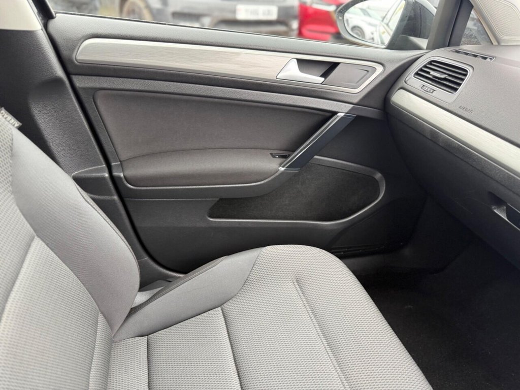 Used Volkswagen Golf 2014 for sale - 76396313: Photo 44