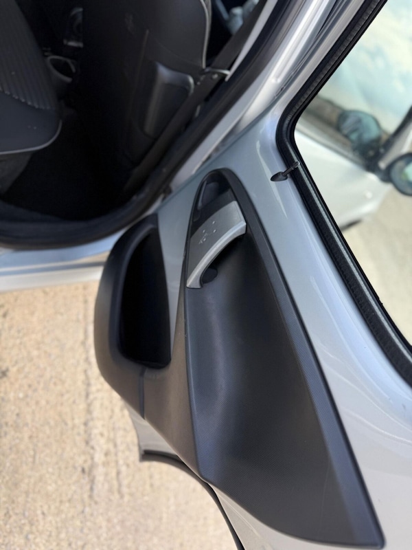 Used Peugeot 107 2012 for sale - 76202595: Photo 15