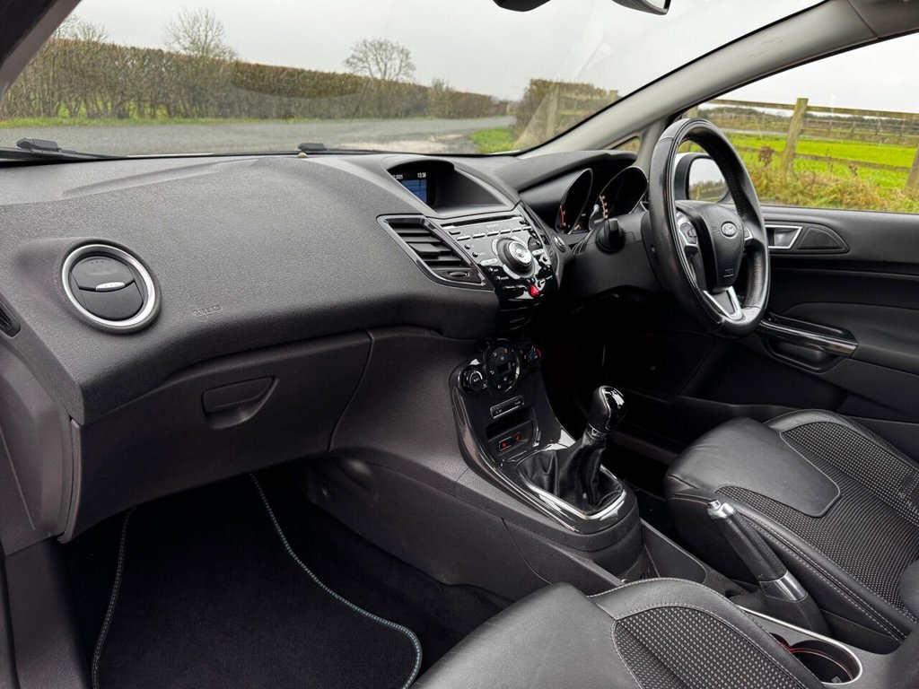 Used Ford Fiesta 2013 for sale - 77122052: Photo 38