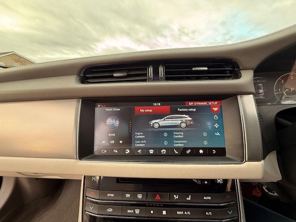 Used Jaguar XF 2017 for sale - 75136350: Photo 28