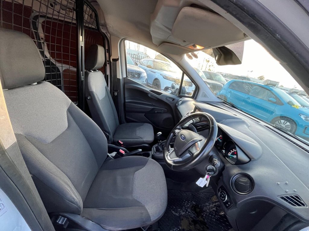 Used Ford Transit Courier 2020 for sale - 77360133: Photo 19