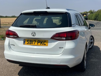 Used Vauxhall Astra 2017 for sale - 79261101: Photo