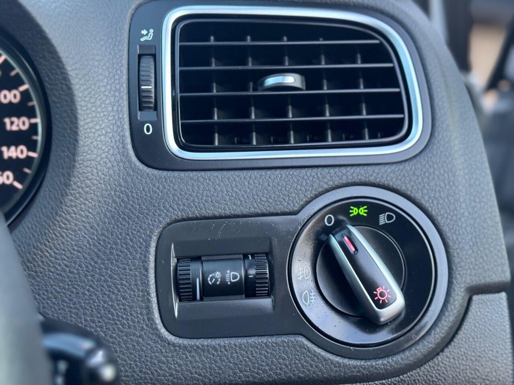 Used Volkswagen Polo 2010 for sale - 77161622: Photo 34