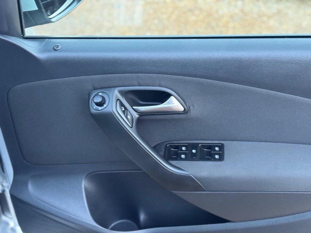 Used Volkswagen Polo 2010 for sale - 77161622: Photo 40