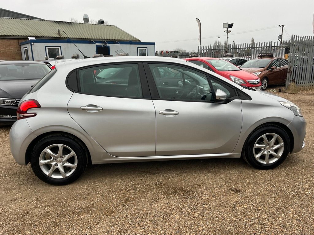 Used Peugeot 208 2016 for sale - 77905251: Photo 15