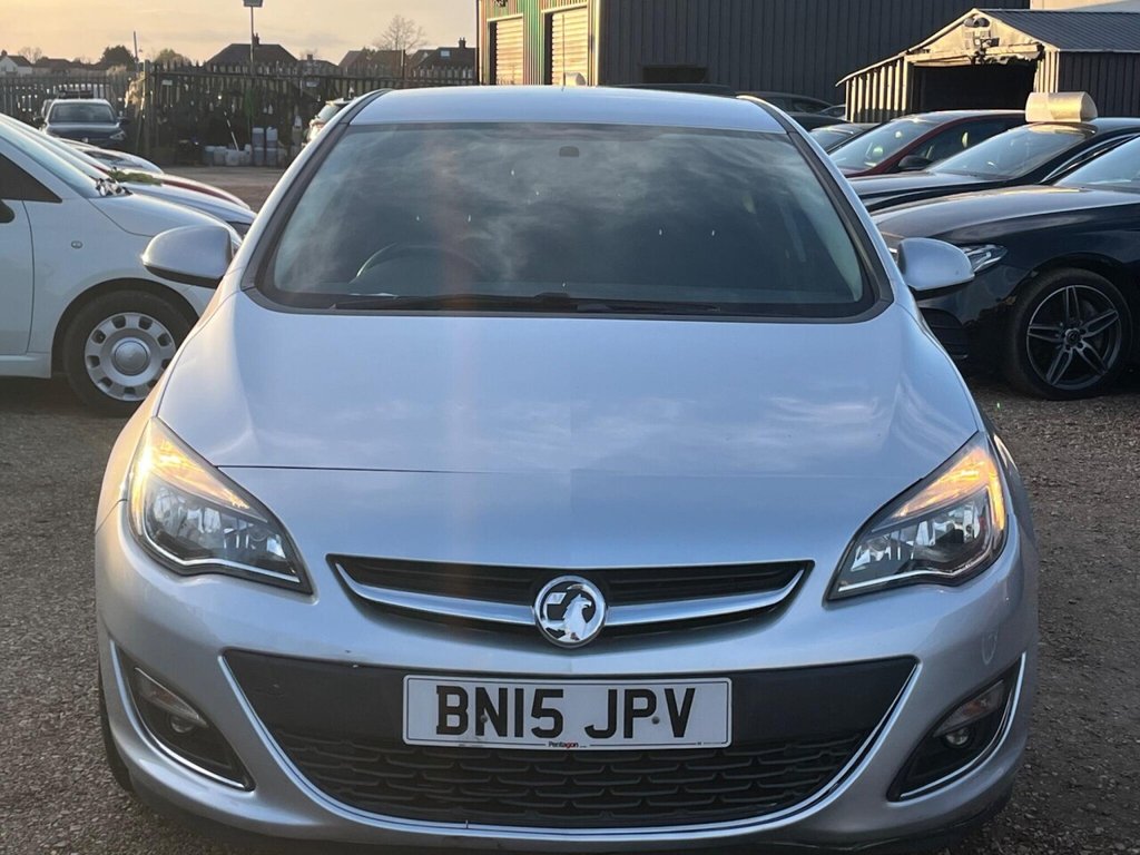 Used Vauxhall Astra 2015 for sale - 77885031: Photo 2