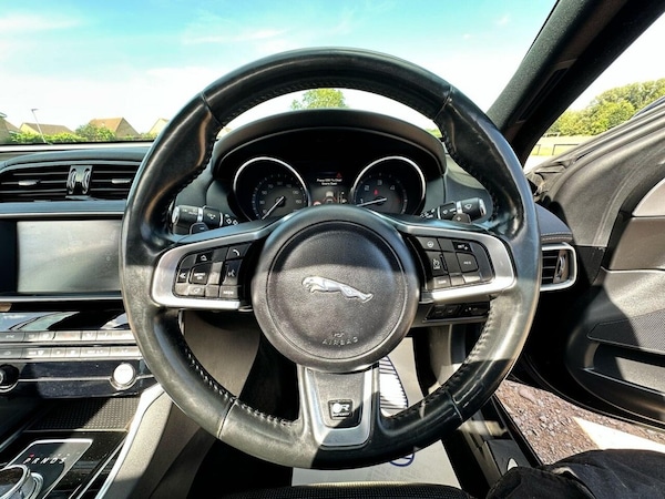 Used Jaguar XE 2015 for sale - 75548454: Photo 30