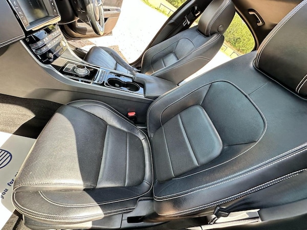 Used Jaguar XE 2015 for sale - 75548454: Photo 33