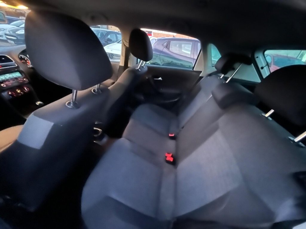 Used Volkswagen Polo 2013 for sale - 77101077: Photo 28