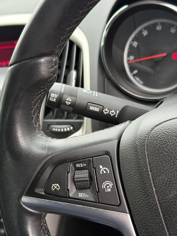 Used Vauxhall Astra 2014 for sale - 75542810: Photo 26