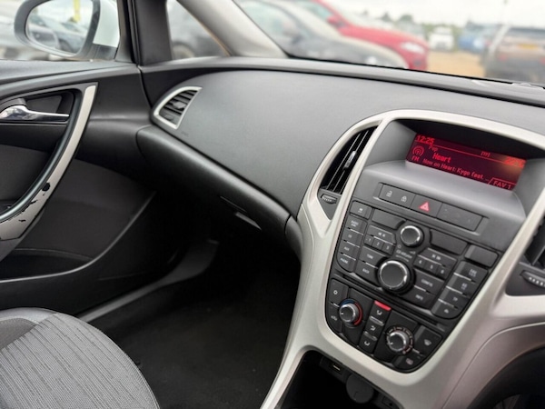 Used Vauxhall Astra 2014 for sale - 75542810: Photo 42
