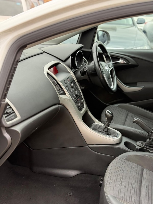Used Vauxhall Astra 2014 for sale - 75542810: Photo 9