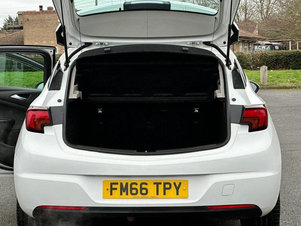 Used Vauxhall Astra 2017 for sale - 77685480: Photo 21