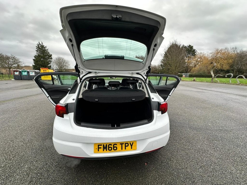 Used Vauxhall Astra 2017 for sale - 77685480: Photo 32