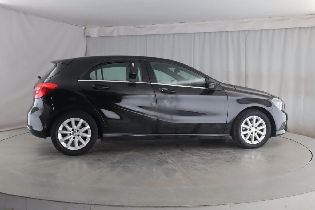 Used Mercedes-Benz A-Class 2015 for sale - 76454447: Photo 4