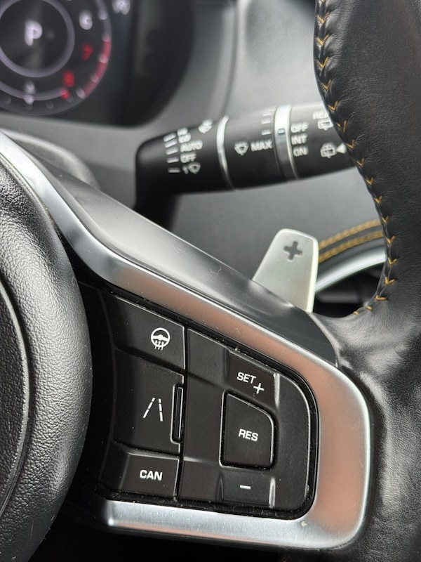 Used Jaguar F-Pace 2020 for sale - 76223788: Photo 32