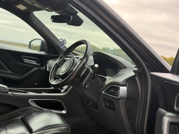 Used Jaguar F-Pace 2020 for sale - 76223788: Photo 9