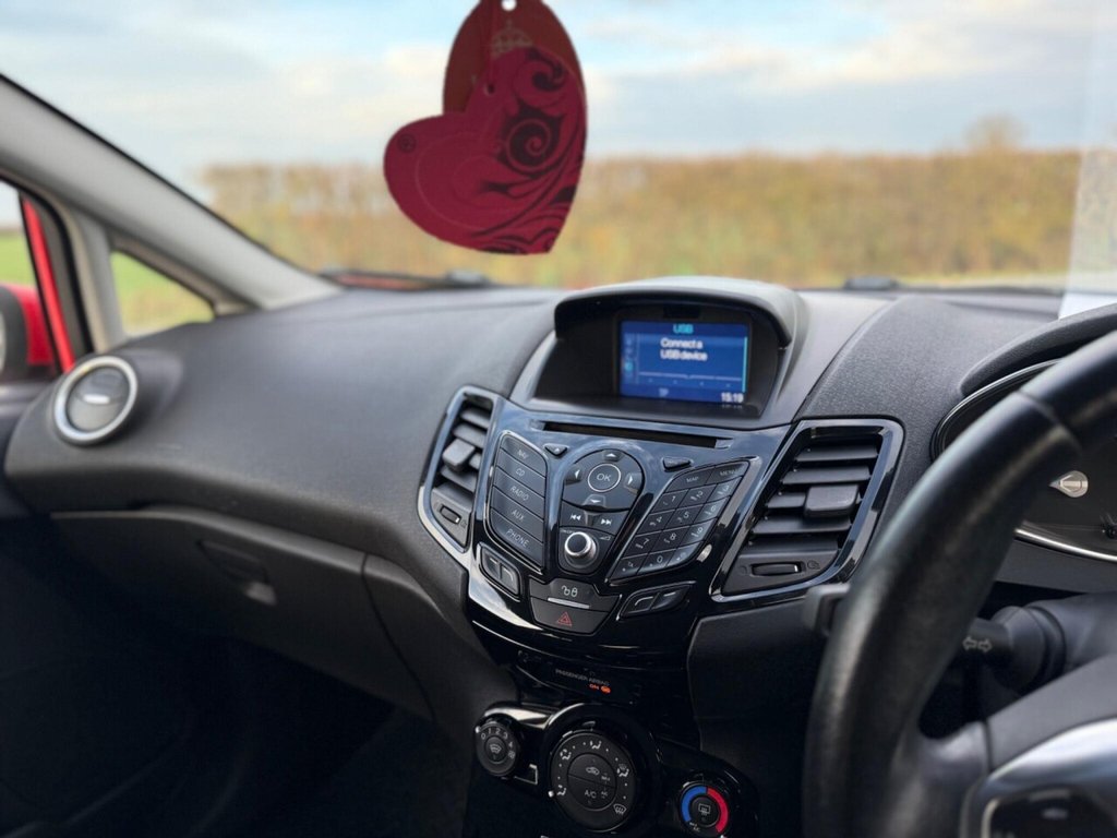 Used Ford Fiesta 2016 for sale - 76581980: Photo 32