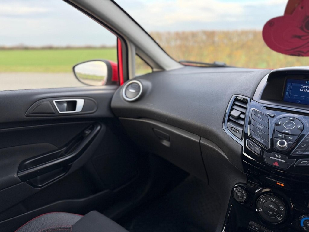Used Ford Fiesta 2016 for sale - 76581980: Photo 36