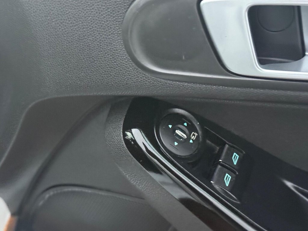 Used Ford Fiesta 2013 for sale - 76623323: Photo 32