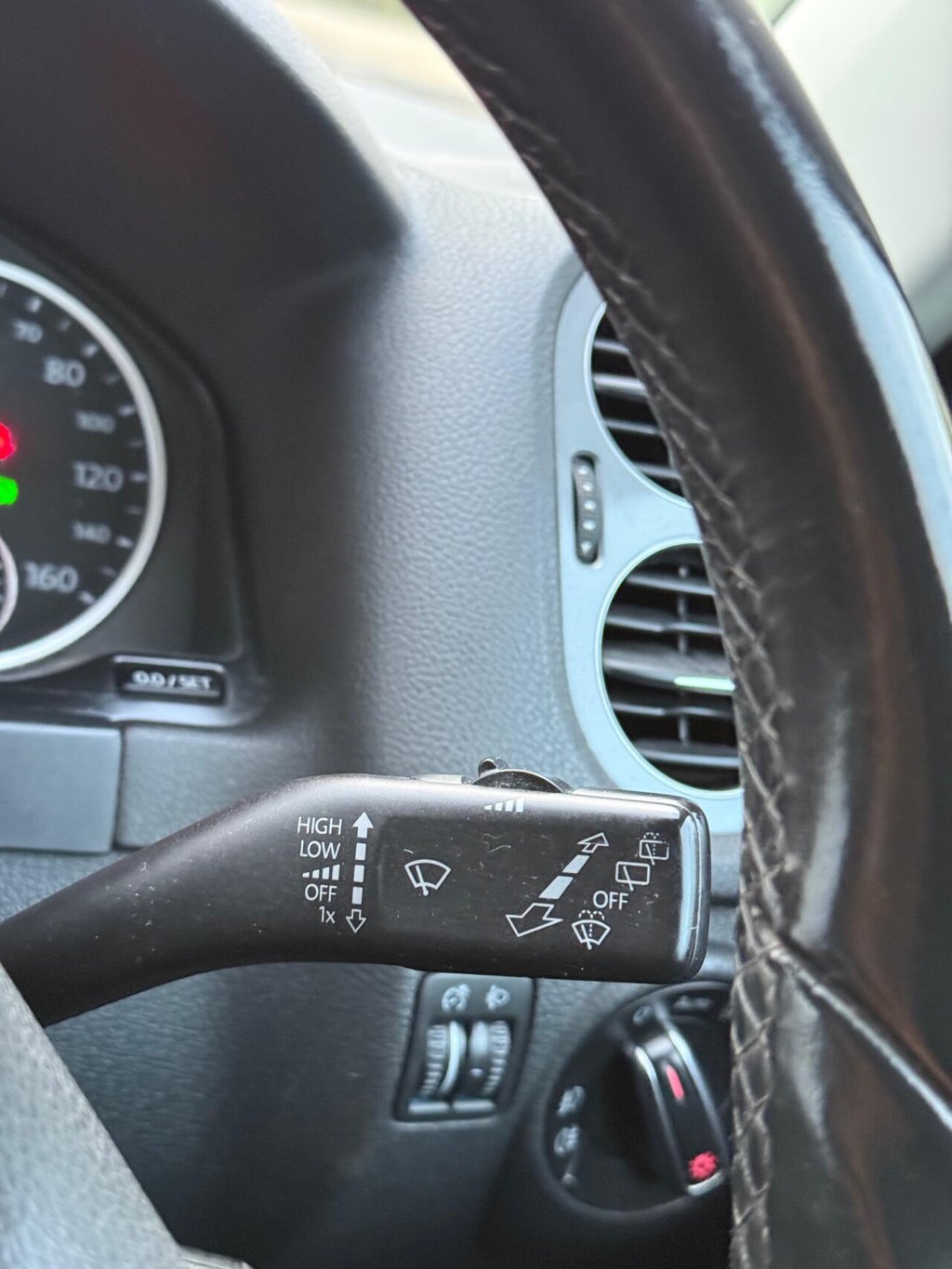 Used Volkswagen Tiguan 2015 for sale - 76582900: Photo 34