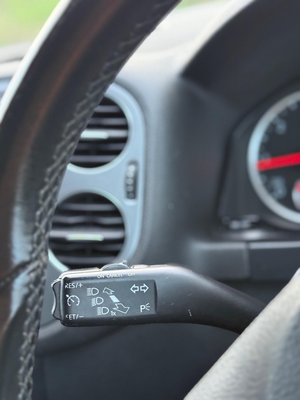 Used Volkswagen Tiguan 2015 for sale - 76582900: Photo 37