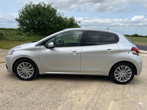 Used Peugeot 208 2015 for sale - 75136094: Photo 5