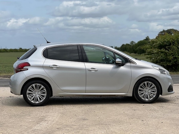 Used Peugeot 208 2015 for sale - 75136094: Photo 7