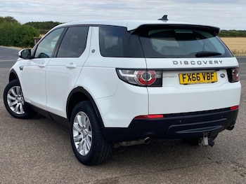 Used Land Rover Discovery Sport 2016 for sale - 79562178: Photo