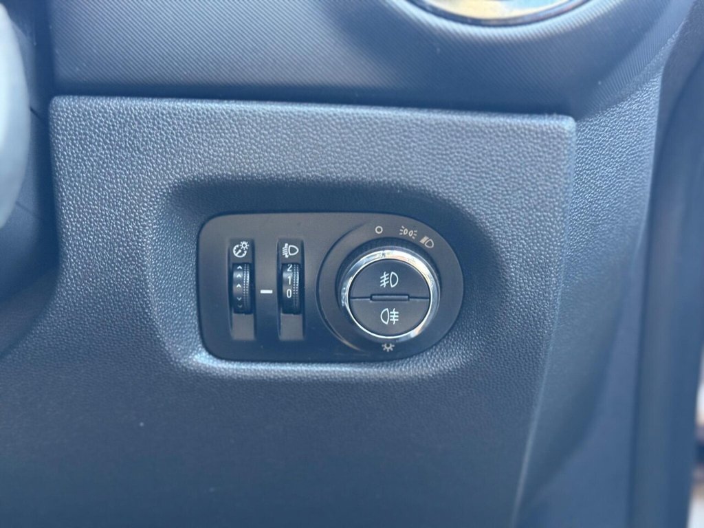 Used Vauxhall Corsa 2010 for sale - 78124040: Photo 31