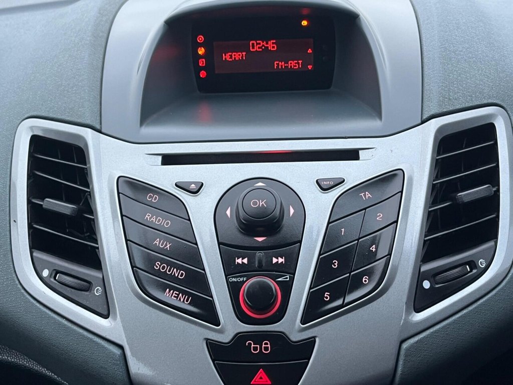 Used Ford Fiesta 2010 for sale - 77057711: Photo 2