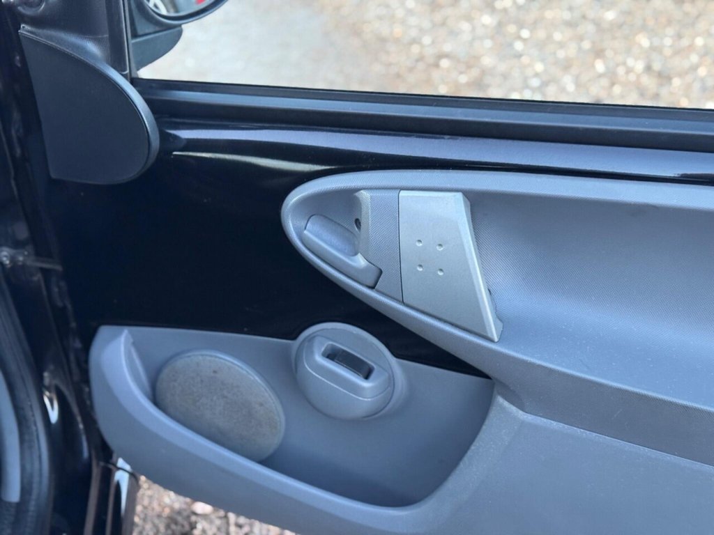 Used Toyota AYGO 2010 for sale - 77890941: Photo 27